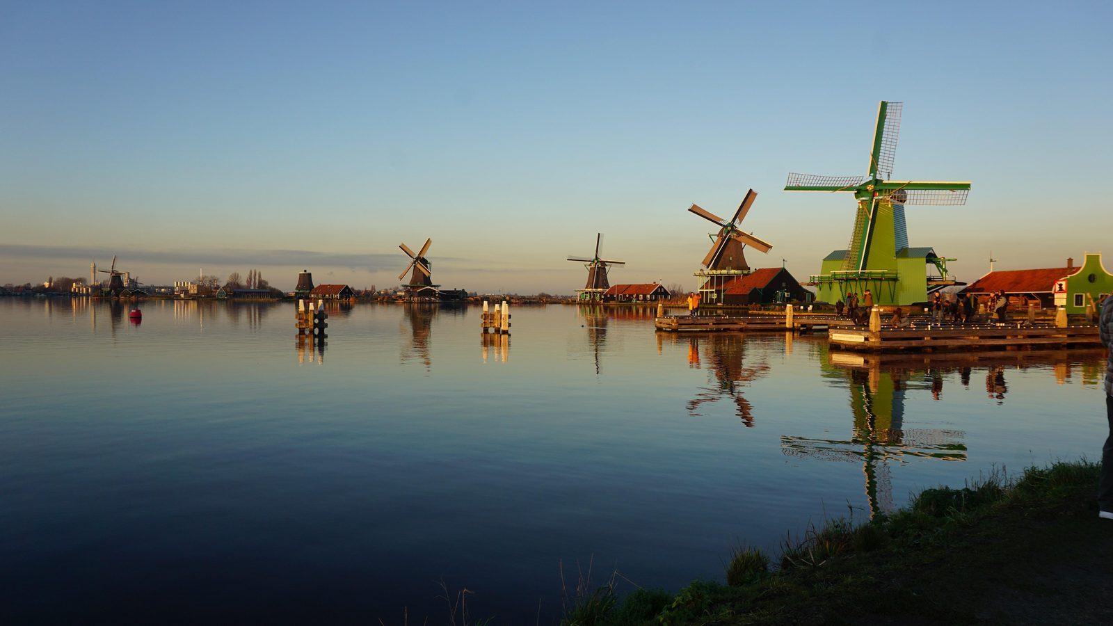 Windmühlen an der Zaan im Abendlicht